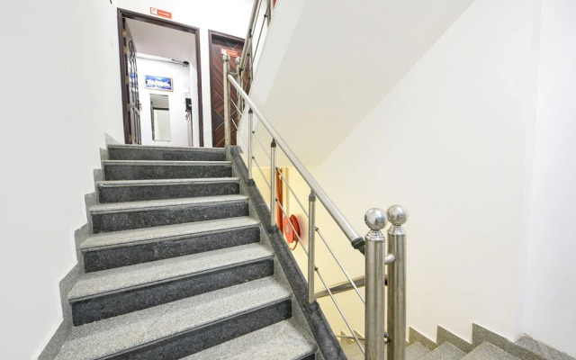 Fabhotel Silver Stone