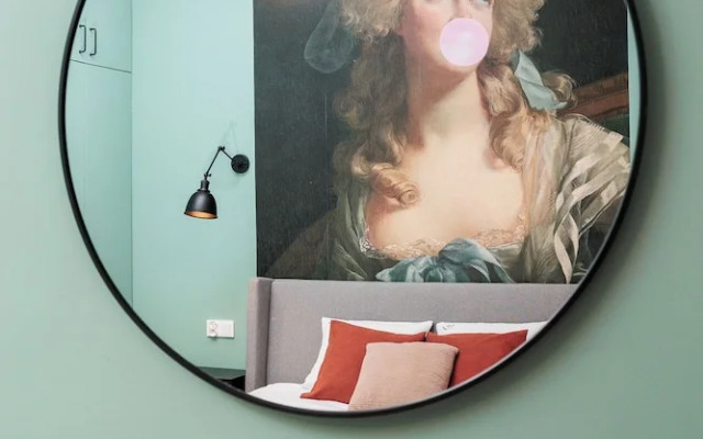 Retro Glamour by Upstairs