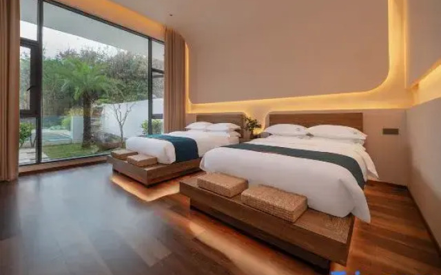 Xingyi Wanfenglin Peak-Chasing House