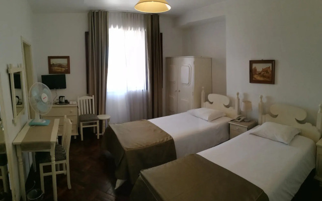 Pensão Residencial Vila Teresinha