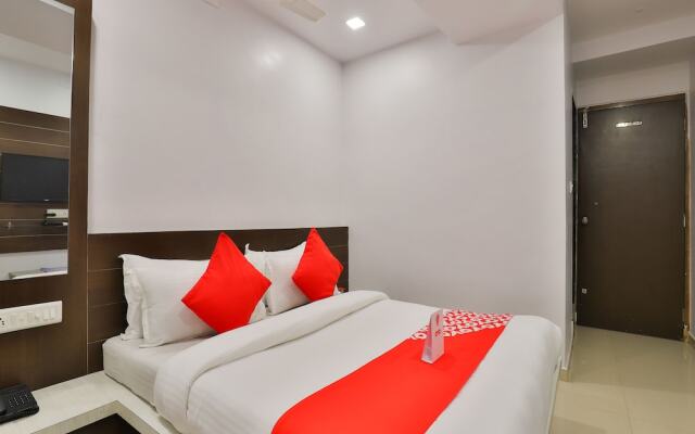 OYO 5476 Hotel Sunrise