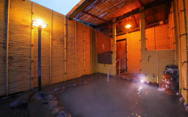 Sakura Sakura Hot Springs