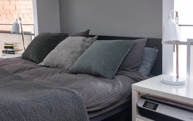 Stylish 2 Bed Duplex Flat in Castlefield