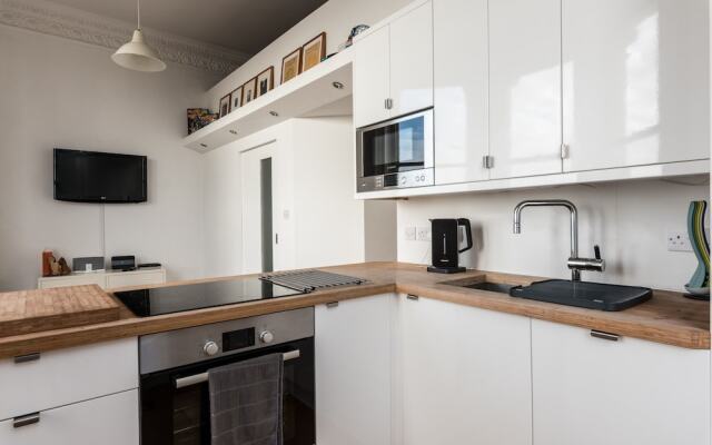 1 Bedroom Seafront Flat in Hove