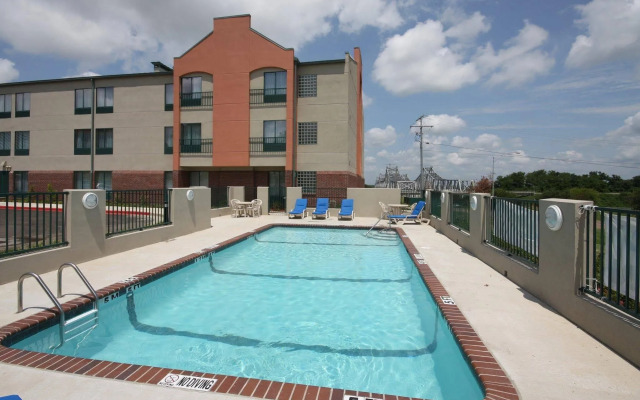 Super 8 By Wyndham Natchez