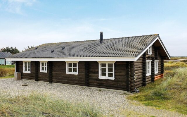 10 Person Holiday Home in Frostrup