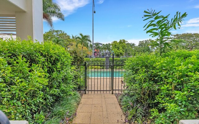 Spacious 3-beds w Direct Access to Pool