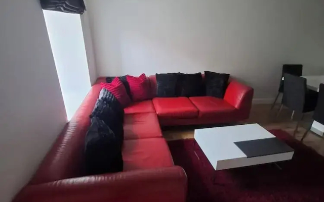 Modern Apartment - Quiet Location