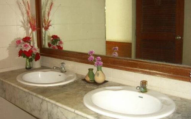 Pha Nganchai Hotel