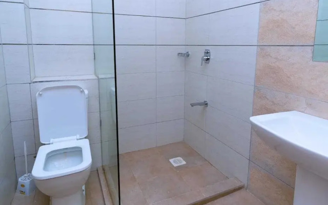 Lux Suites Morningside Park Apartments