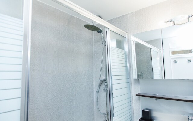 Luxury Apt in central Athens