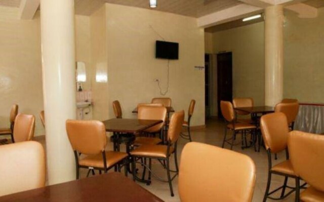 Leopard View Hotel