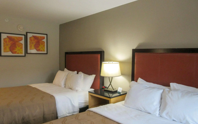 Quality Inn & Suites Evansville Downtown