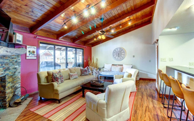 Near Golfing & Hiking: Pinetop Vacation Rental!