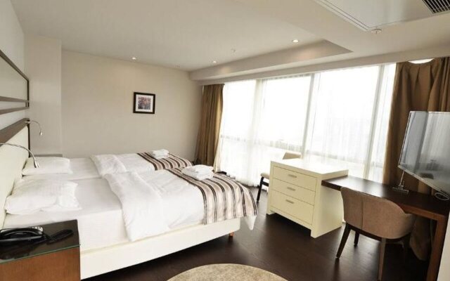 Mac Hotel Vazo Kule