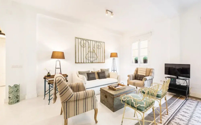 2 Bd Apartment Exclusive Location in Golden Mile. Velazquez II