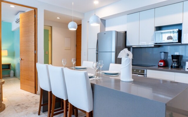 Anah 410 2 Bedroom Condo by RedAwning