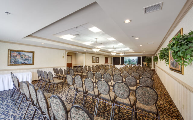 Monte Carlo Inn - Brampton Suites