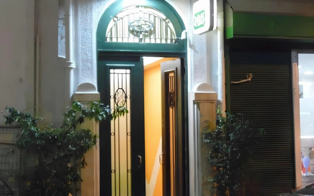 Zeus Hostel