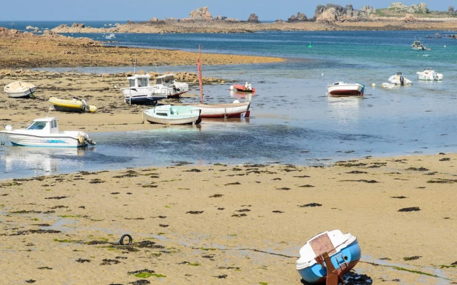 Holiday Home in Kerbors Near Cote de Granit Rose