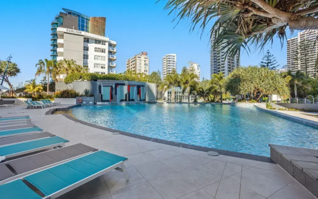 Oceanview 2-bed With Pool, Sauna, Gym & Parking