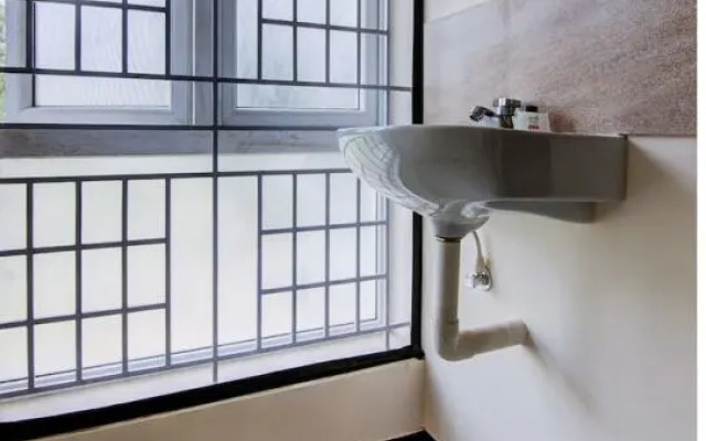 Royal Stay by OYO Rooms