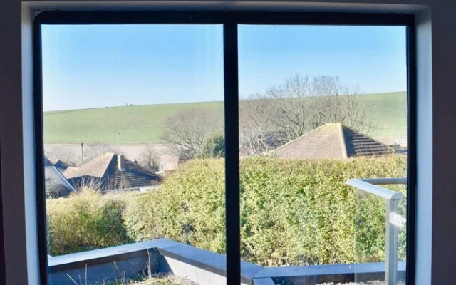 Modern 3 Bedroom House With Stunning Views