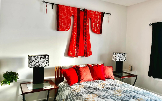 Kelowna new lake view 2bedroom suite close BIG WHITE