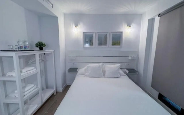 ZUR Boutique Hostel