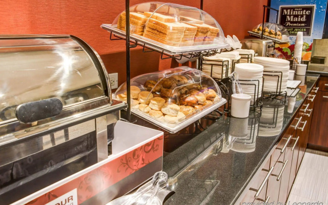 Ramada by Wyndham New York Times Square West