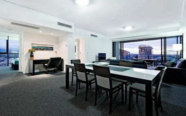3BRM Broadbeach Skyline Nook