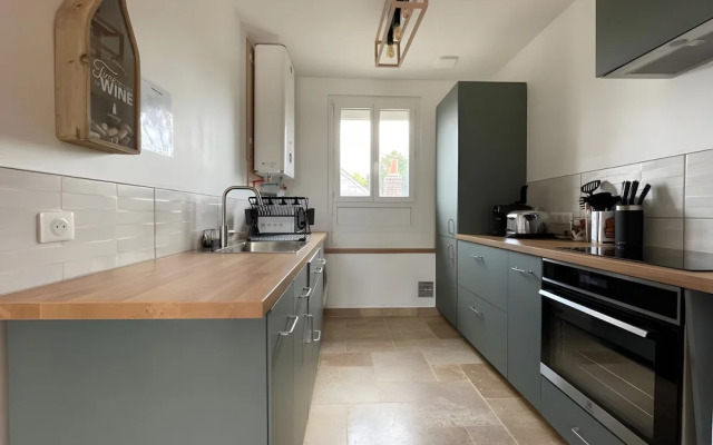 Chic & Cozy - Luxe Flat With Projector