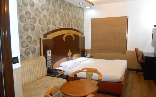 Amar Yatri Niwas – Guest Rooms – Agra