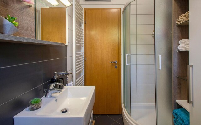 Amazing Apartment in Rovinjsko Selo With Wifi