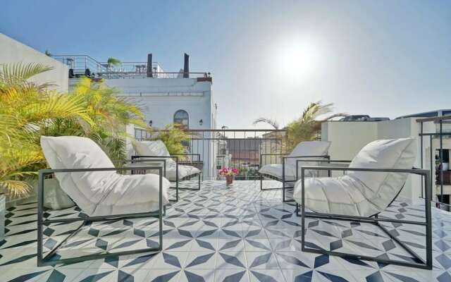 w Splendid 2BR With Terrace in Plaza Herrera