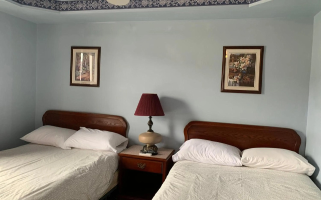 Lakeview Hotel