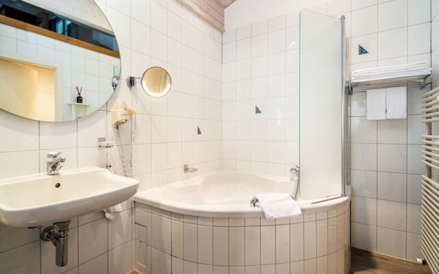 Waldhotel Fletschhorn - Panoramic Retreat in Saas Fee