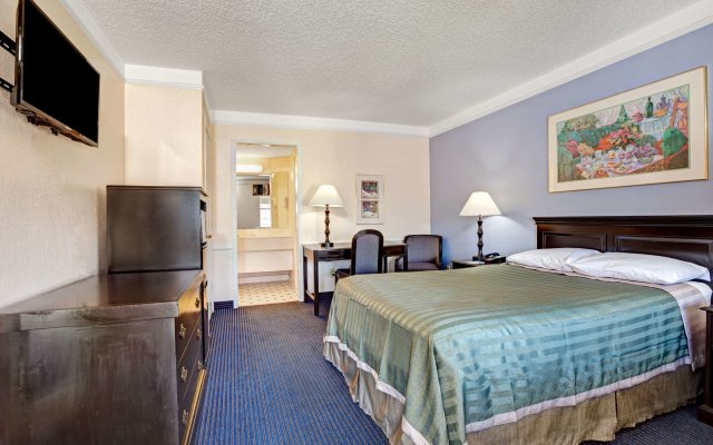 Travelodge by Wyndham North Richland Hills/Dallas/Ft Worth