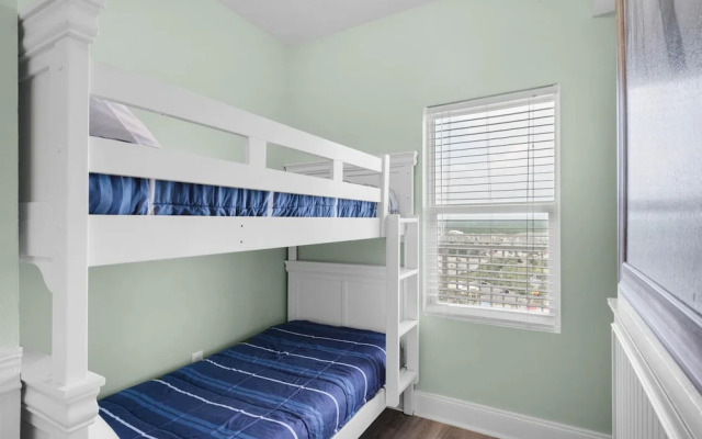Laketown Wharf 1326