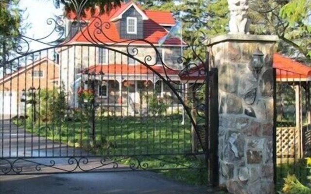 CastleView Inn by Elevate Rooms
