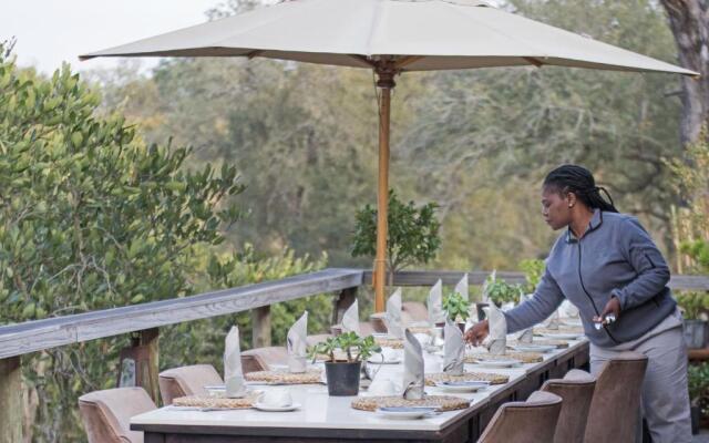 Thornybush Simbambili Lodge