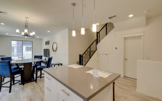 Community Perks: Executive Chandler Townhome