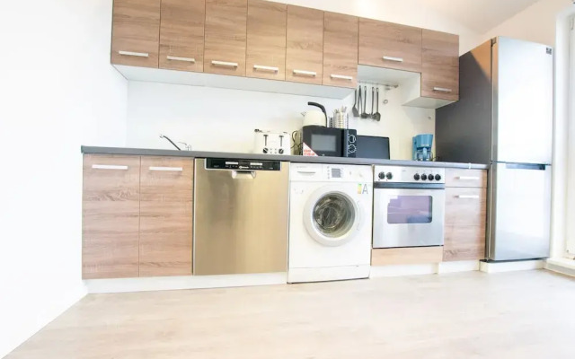 Airport 3 Room Apartment