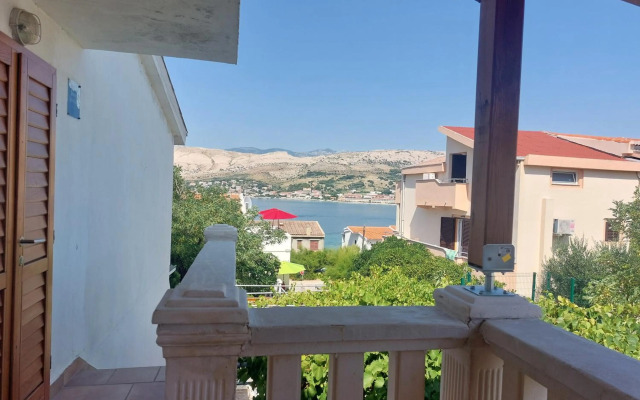 Apartments Pocrnić - 50 m from the beach