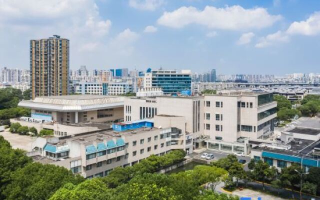 Xinyuan Holiday Hotel