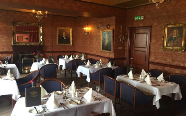 Parkstone Hotel