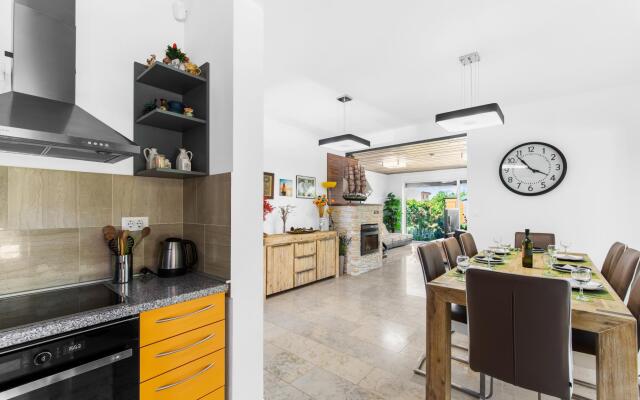 Fantasia in Barban with 4 bedrooms and 2 bathrooms