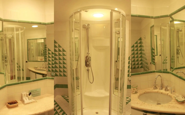 Hotel Graal