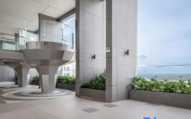 The Sky 89 Panorama D7