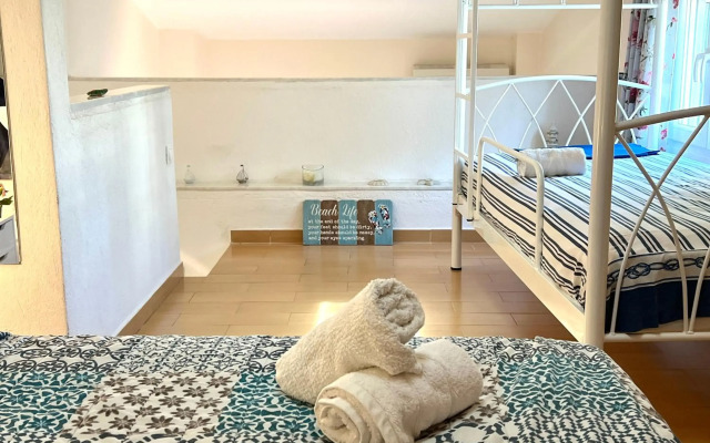 Studio Nikiti Beach